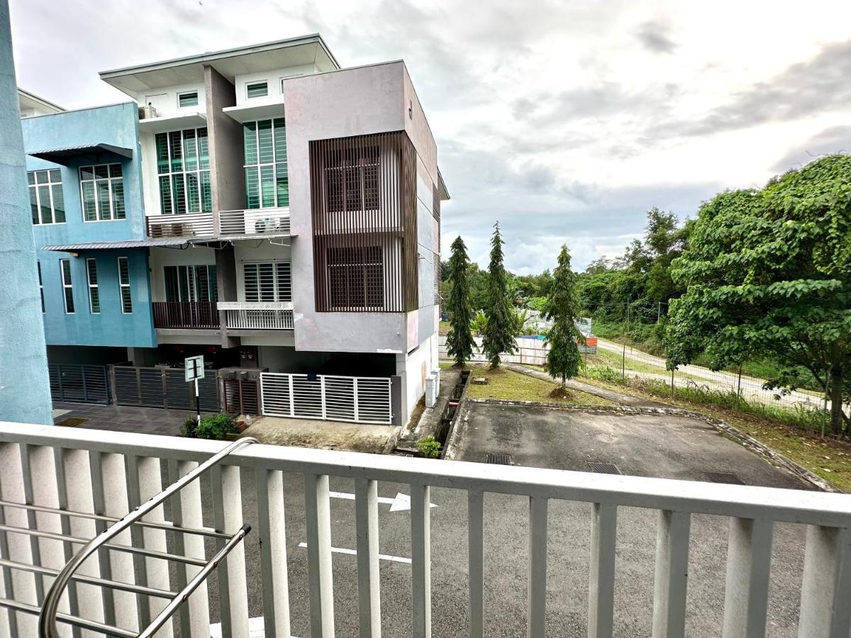 Springfield 3-Storey Cheerful Townhouse #Yoyo Homestay SDK Eksteriør bilde