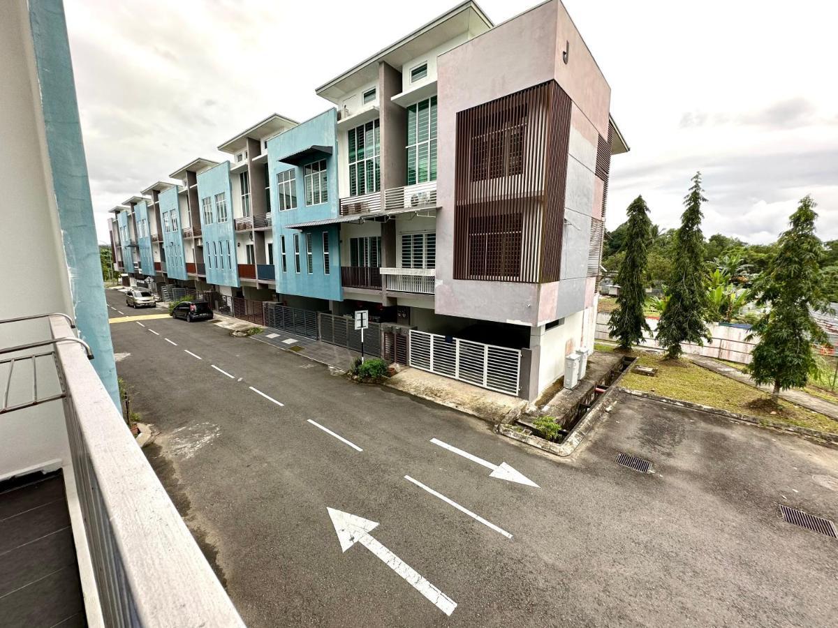 Springfield 3-Storey Cheerful Townhouse #Yoyo Homestay SDK Eksteriør bilde